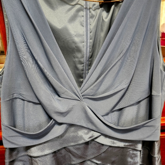 Adrianna Papelle cocktail special occasion dress scalloped skirt blue satin 12 - Picture 6 of 9